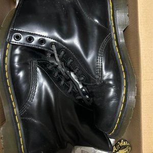 SOLD* WOMENS DOC MARTENS 1460 ICON SIZE 9